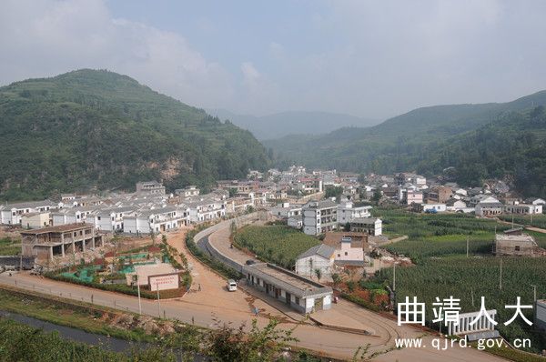 人大代表扮靓美丽家园 - 代表园地 - 曲靖人大