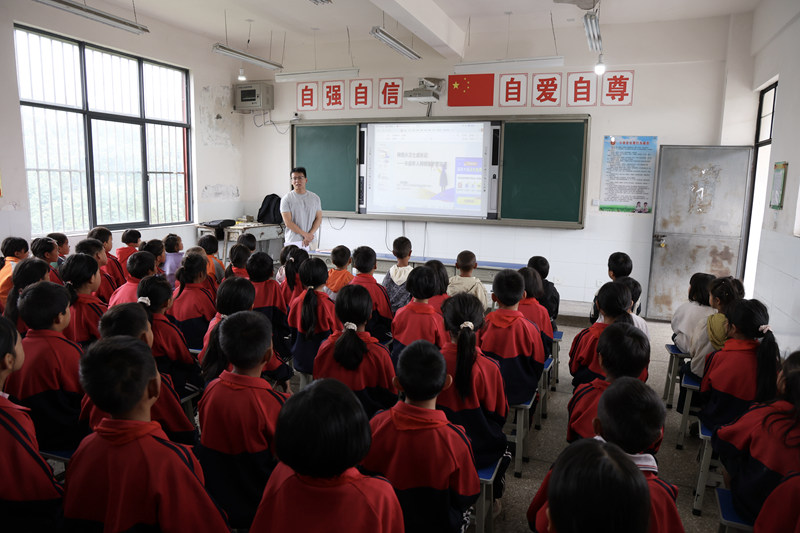 微信图片_20250910172032_350_194_副本.jpg